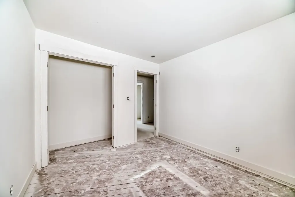 251 Cannell Place SW Calgary AB T2W 1T6