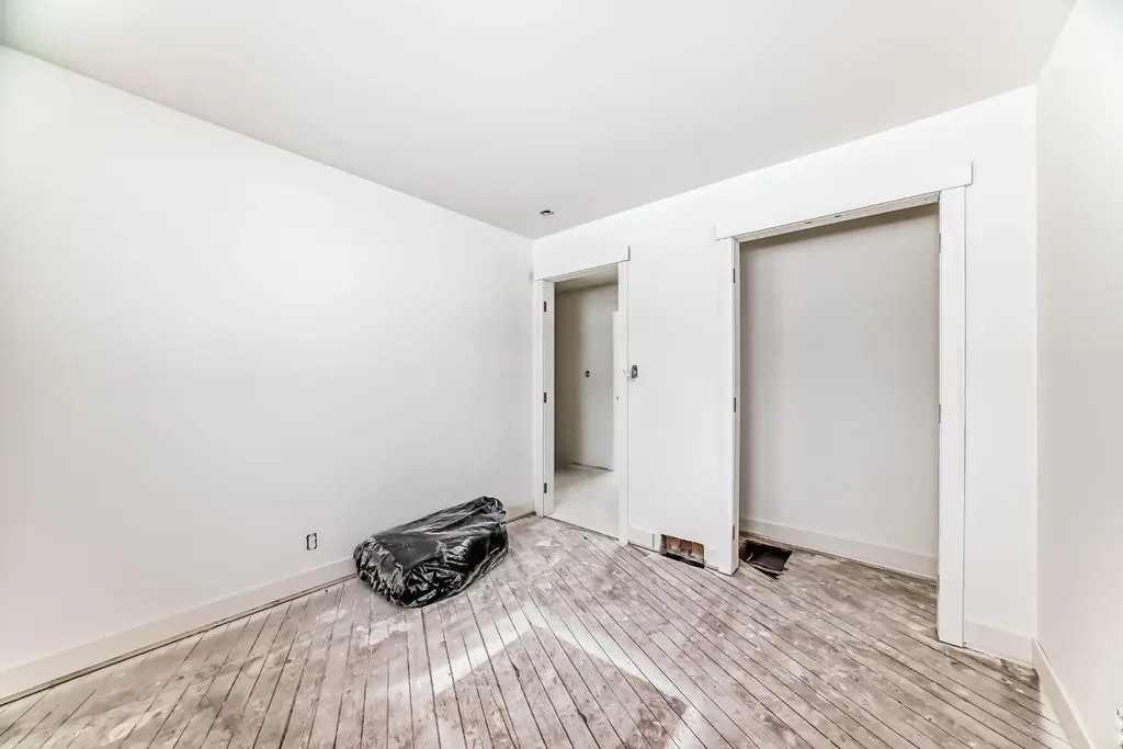 251 Cannell Place SW Calgary AB T2W 1T6