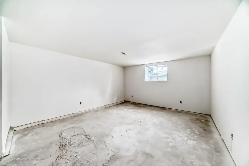 251 Cannell Place SW Calgary AB T2W 1T6