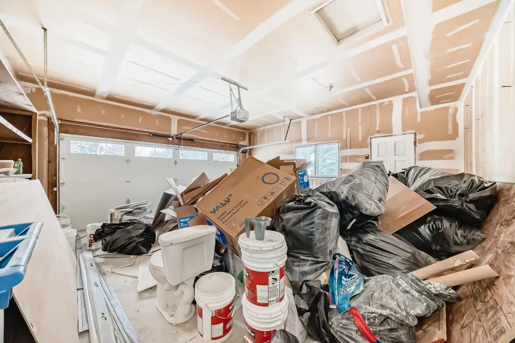 251 Cannell Place SW Calgary AB T2W 1T6