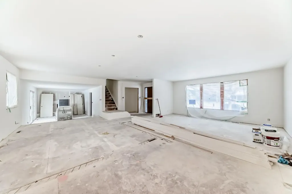 251 Cannell Place SW Calgary AB T2W 1T6