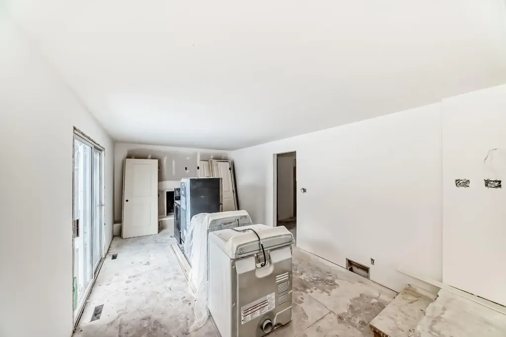 251 Cannell Place SW Calgary AB T2W 1T6