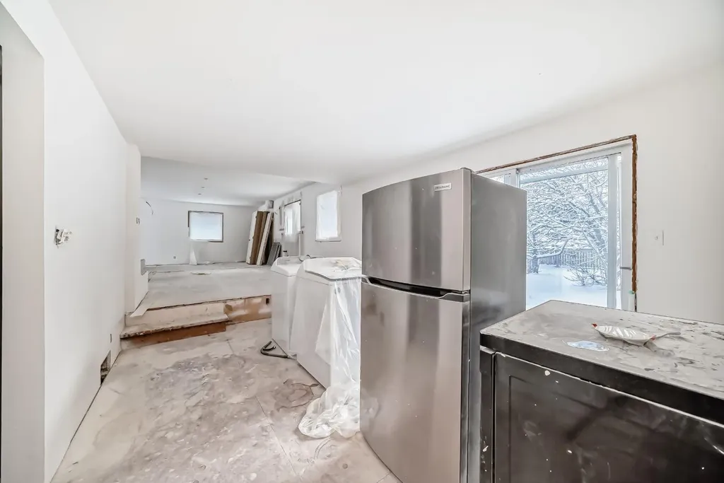 251 Cannell Place SW Calgary AB T2W 1T6