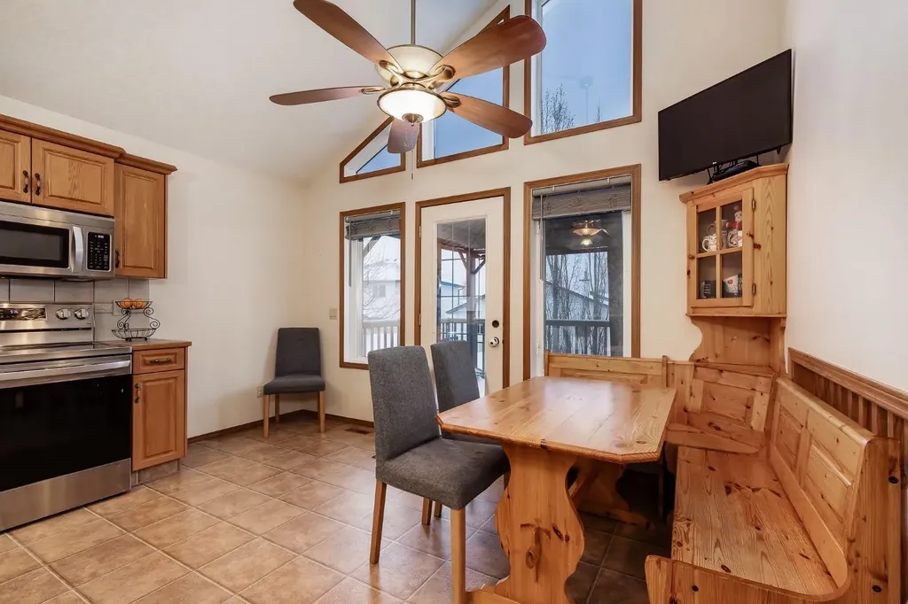 45 Thornfield Close SE Airdrie AB T4A 2K7