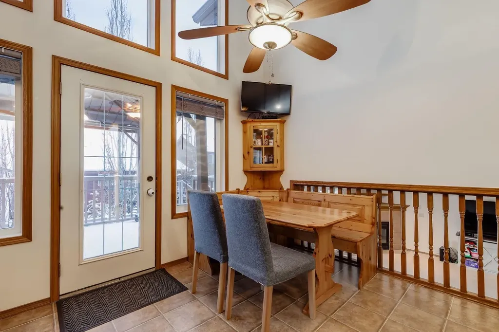 45 Thornfield Close SE Airdrie AB T4A 2K7