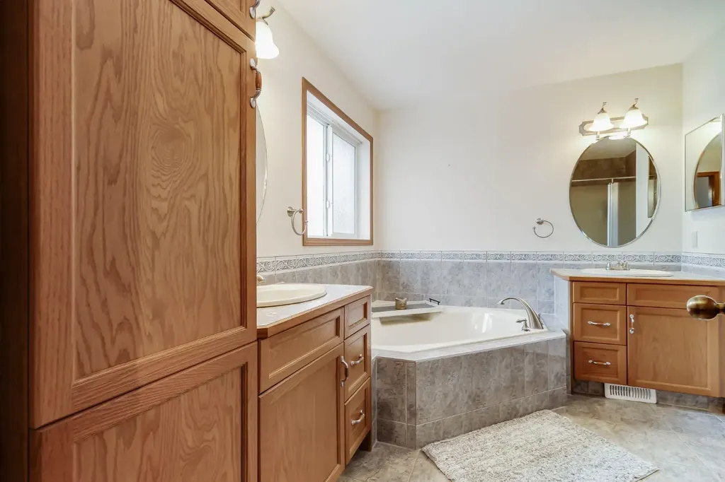45 Thornfield Close SE Airdrie AB T4A 2K7