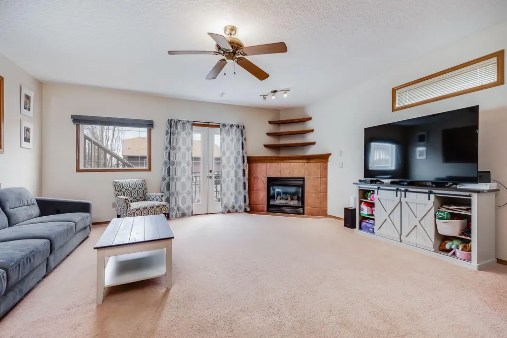 45 Thornfield Close SE Airdrie AB T4A 2K7