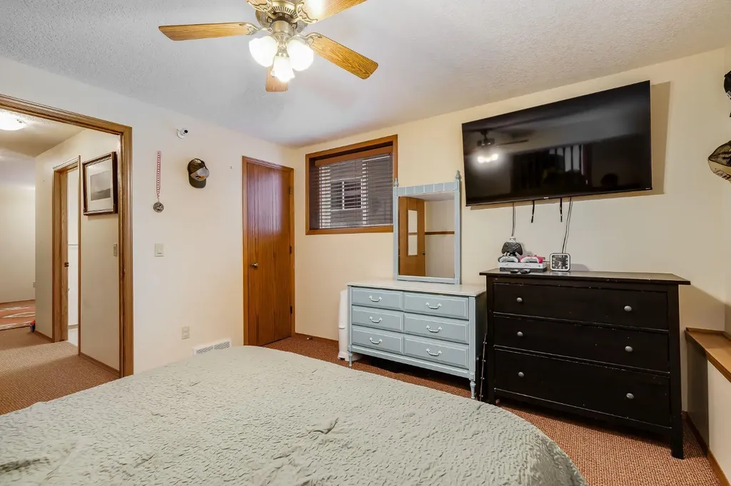 45 Thornfield Close SE Airdrie AB T4A 2K7