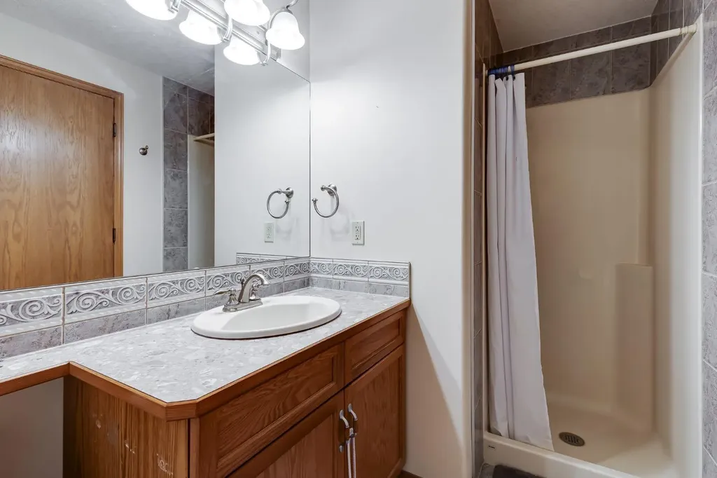 45 Thornfield Close SE Airdrie AB T4A 2K7