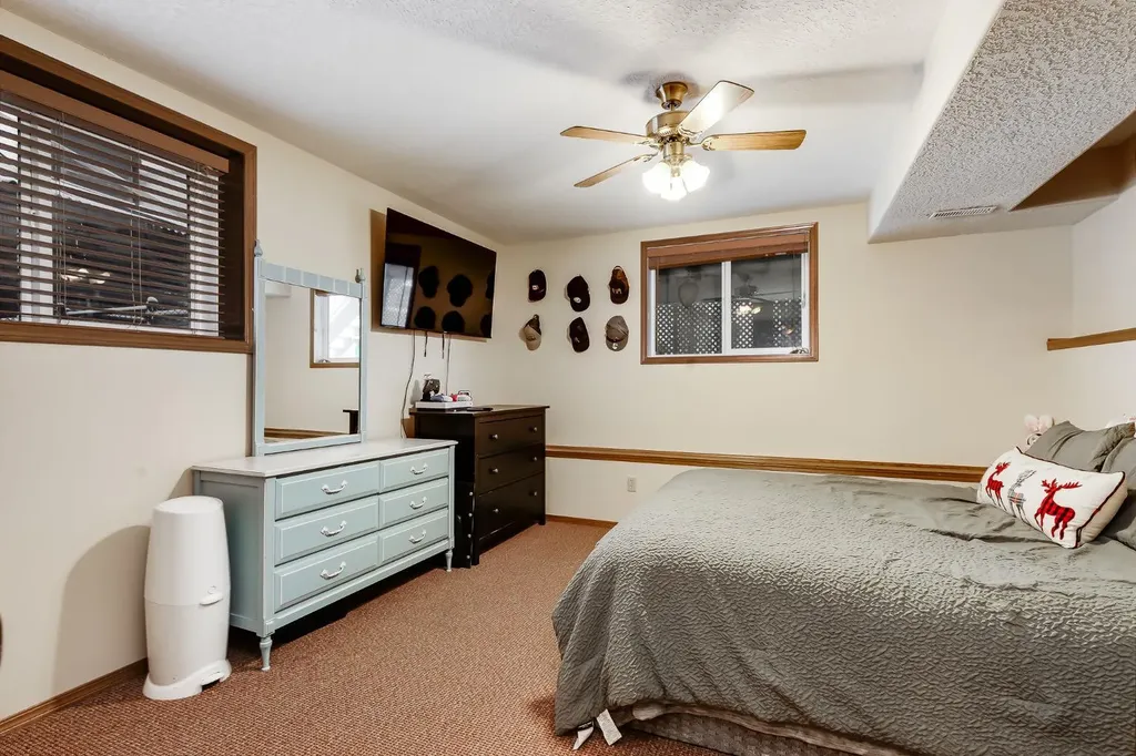 45 Thornfield Close SE Airdrie AB T4A 2K7