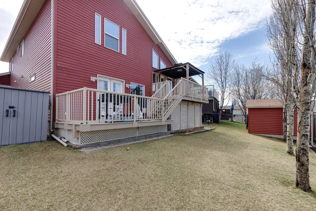 45 Thornfield Close SE Airdrie AB T4A 2K7