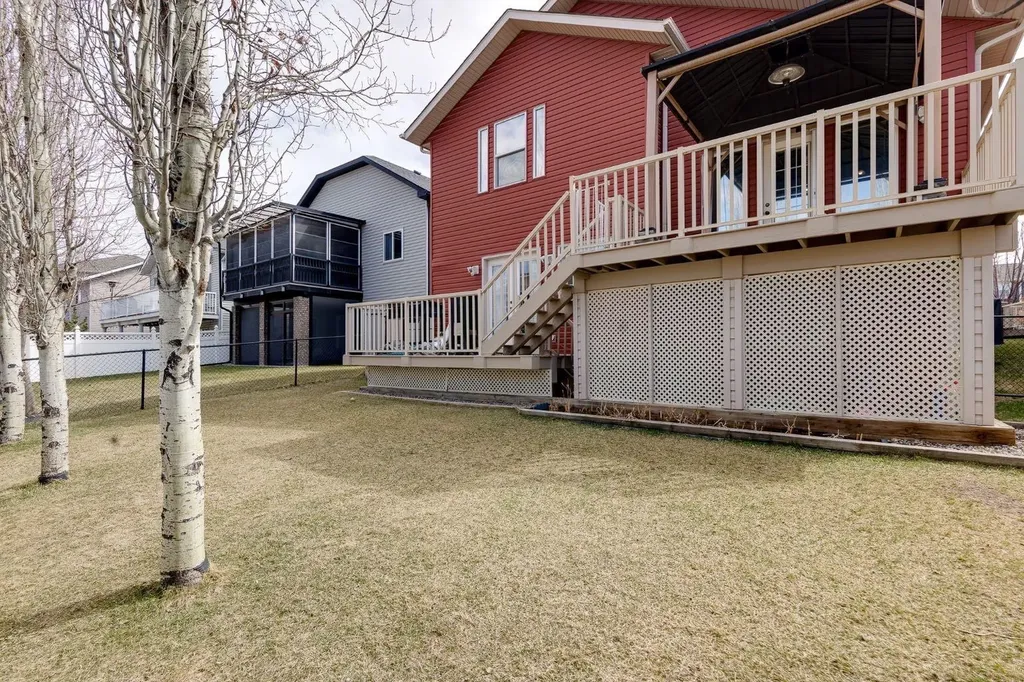 45 Thornfield Close SE Airdrie AB T4A 2K7