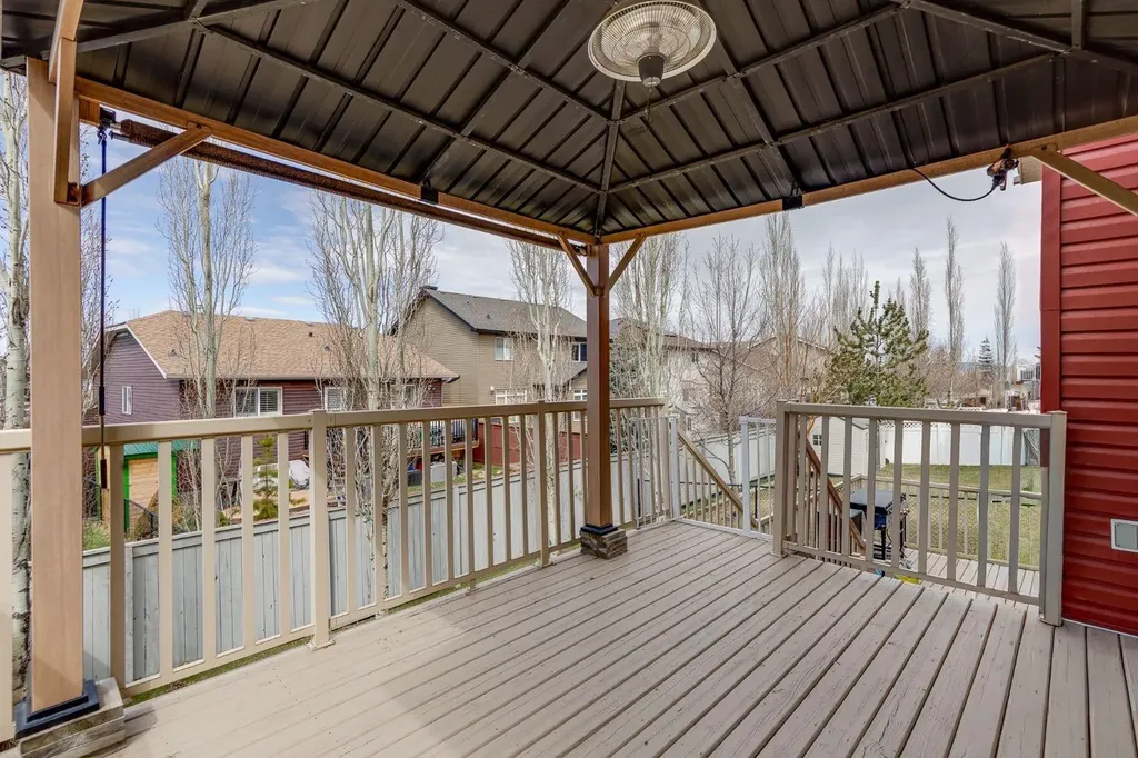 45 Thornfield Close SE Airdrie AB T4A 2K7