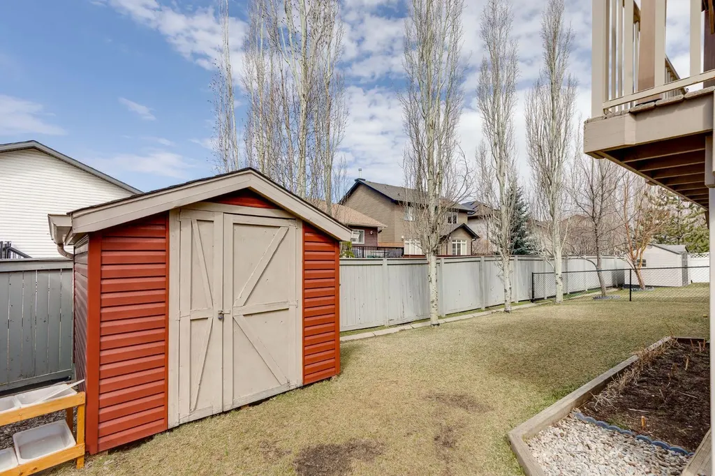 45 Thornfield Close SE Airdrie AB T4A 2K7