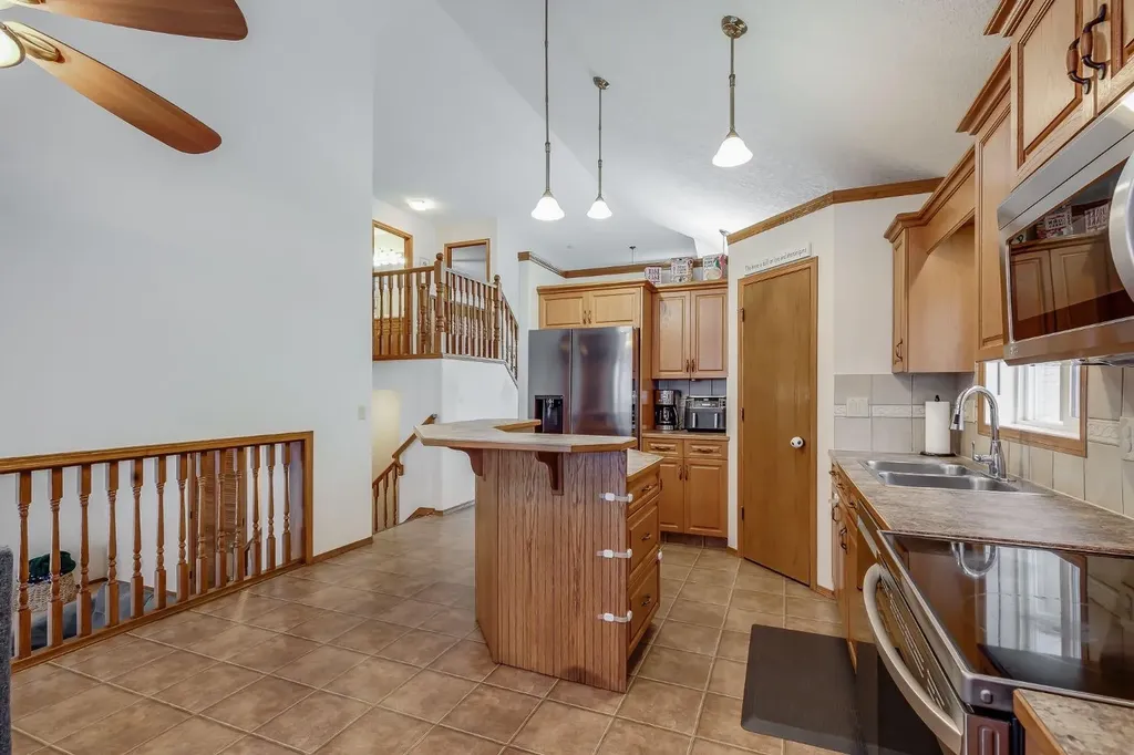 45 Thornfield Close SE Airdrie AB T4A 2K7