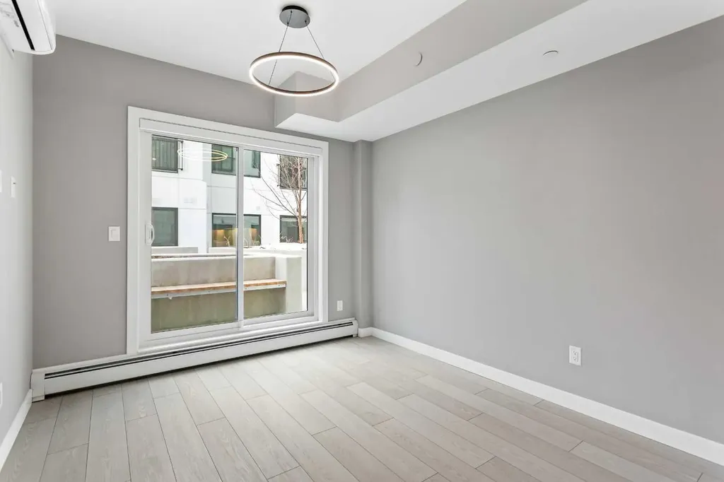 310 15 Avenue SW Calgary AB T2R 1S9