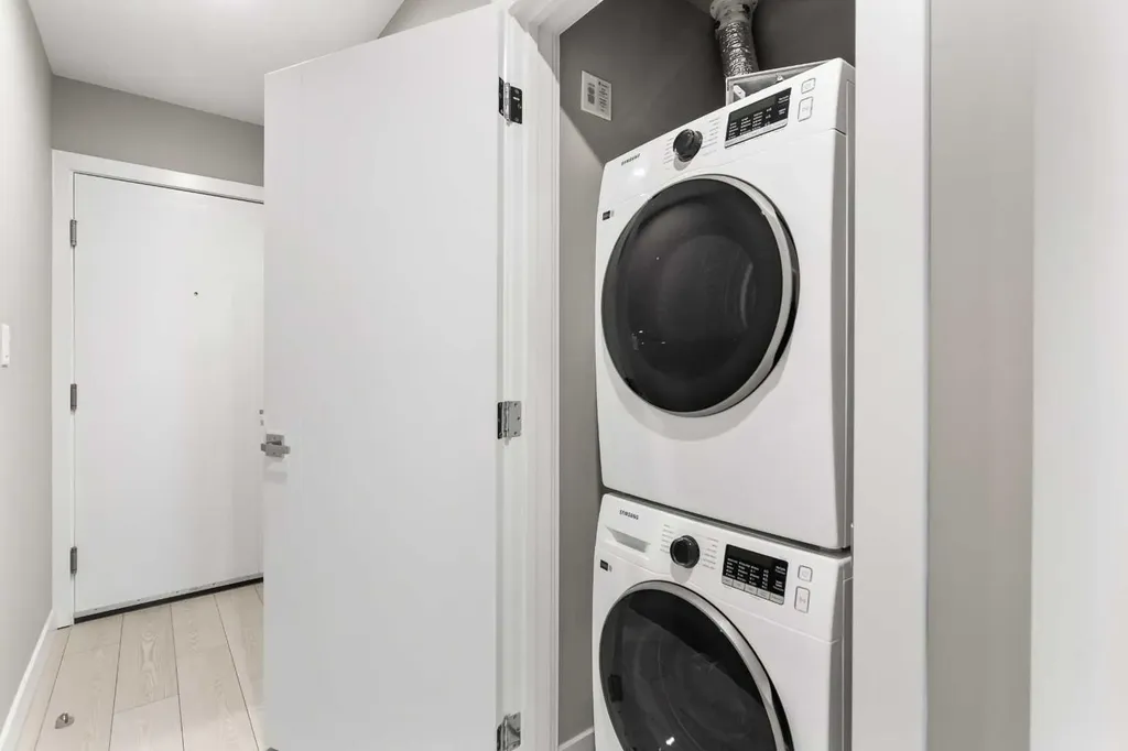 310 15 Avenue SW Calgary AB T2R 1S9