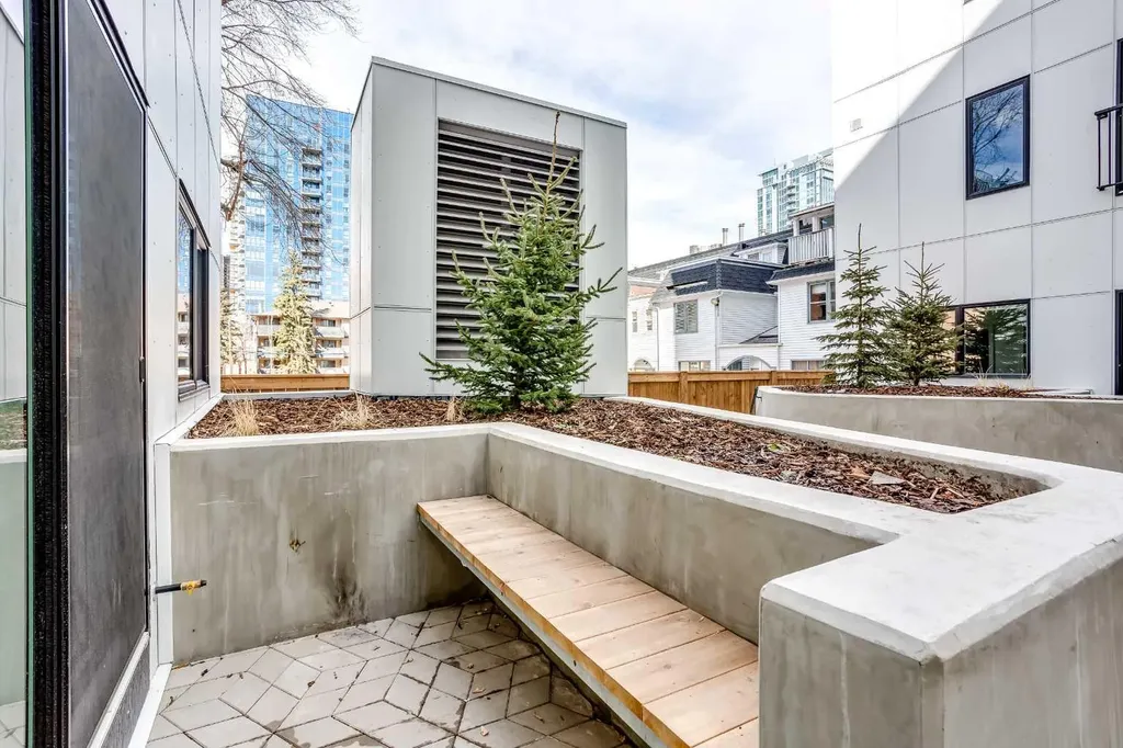 310 15 Avenue SW Calgary AB T2R 1S9