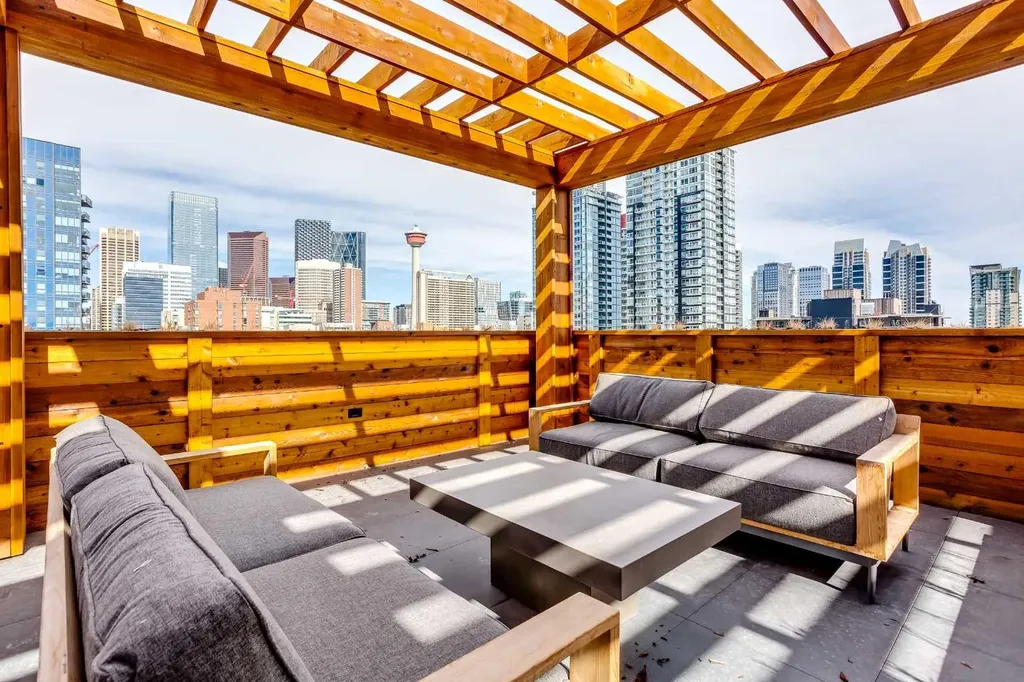 310 15 Avenue SW Calgary AB T2R 1S9