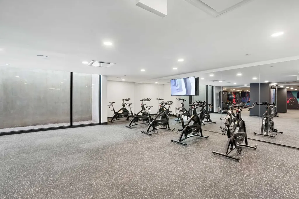 310 15 Avenue SW Calgary AB T2R 1S9
