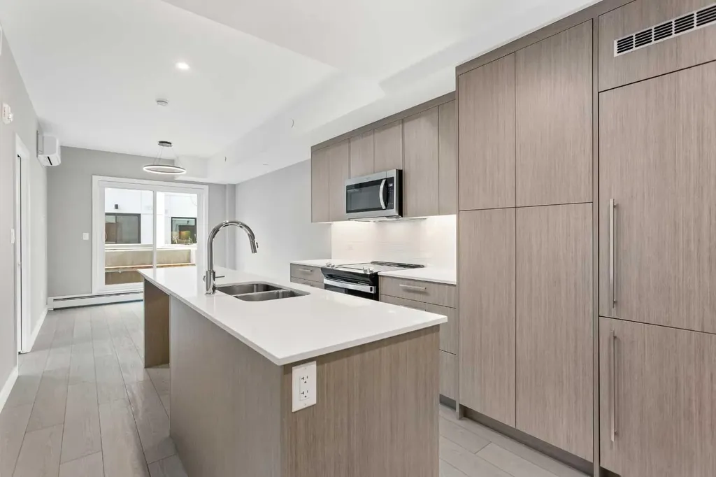 310 15 Avenue SW Calgary AB T2R 1S9