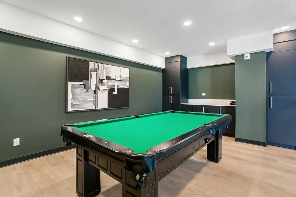 310 15 Avenue SW Calgary AB T2R 1S9