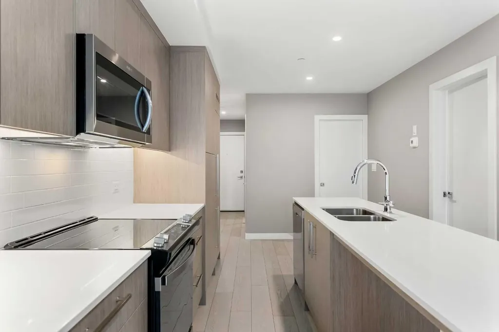 310 15 Avenue SW Calgary AB T2R 1S9