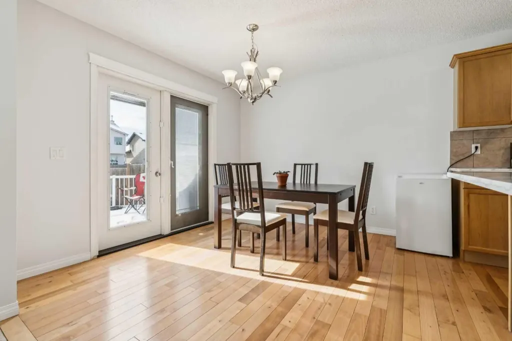 85 Silverado Range View SW Calgary AB T2X 0E1