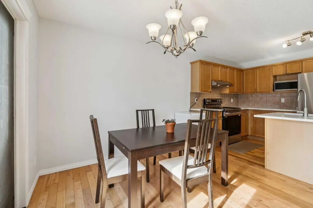 85 Silverado Range View SW Calgary AB T2X 0E1
