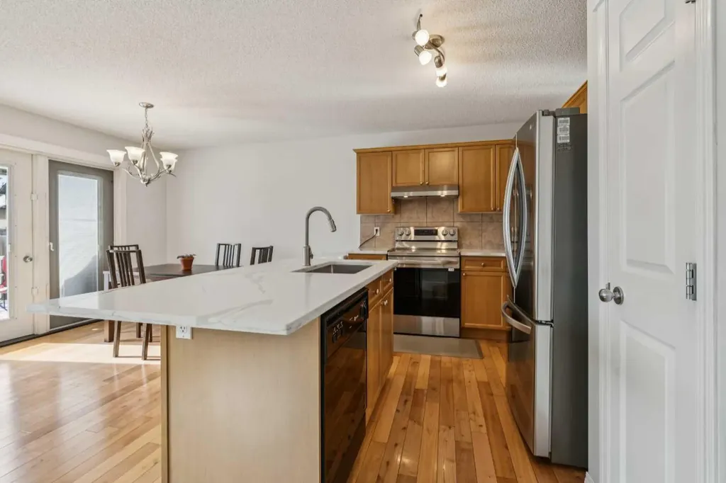 85 Silverado Range View SW Calgary AB T2X 0E1