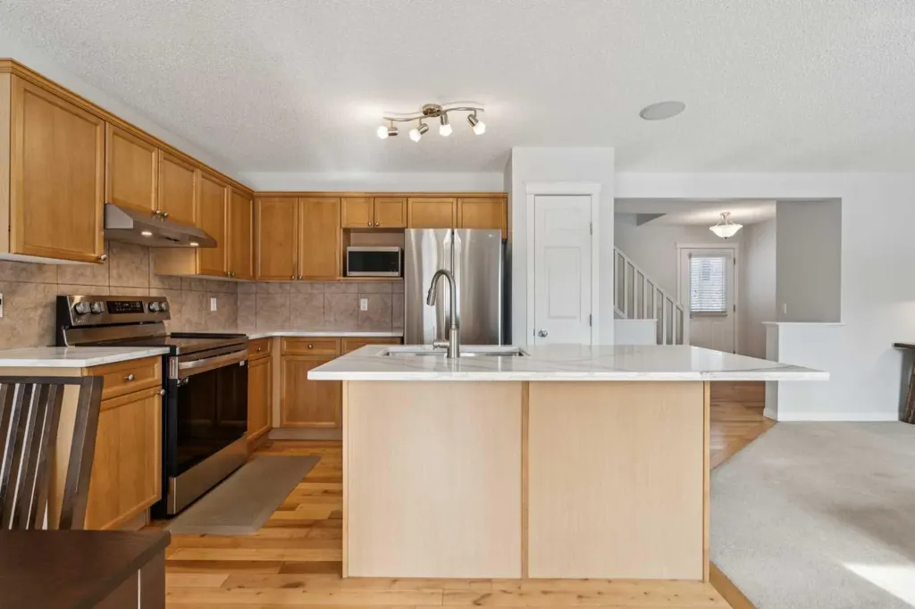 85 Silverado Range View SW Calgary AB T2X 0E1