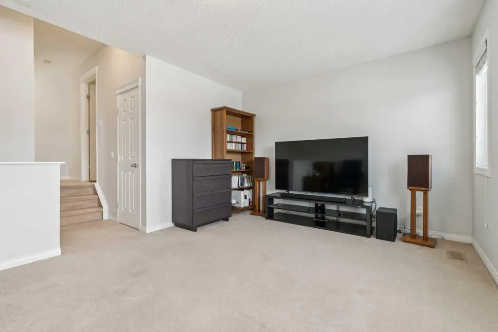85 Silverado Range View SW Calgary AB T2X 0E1