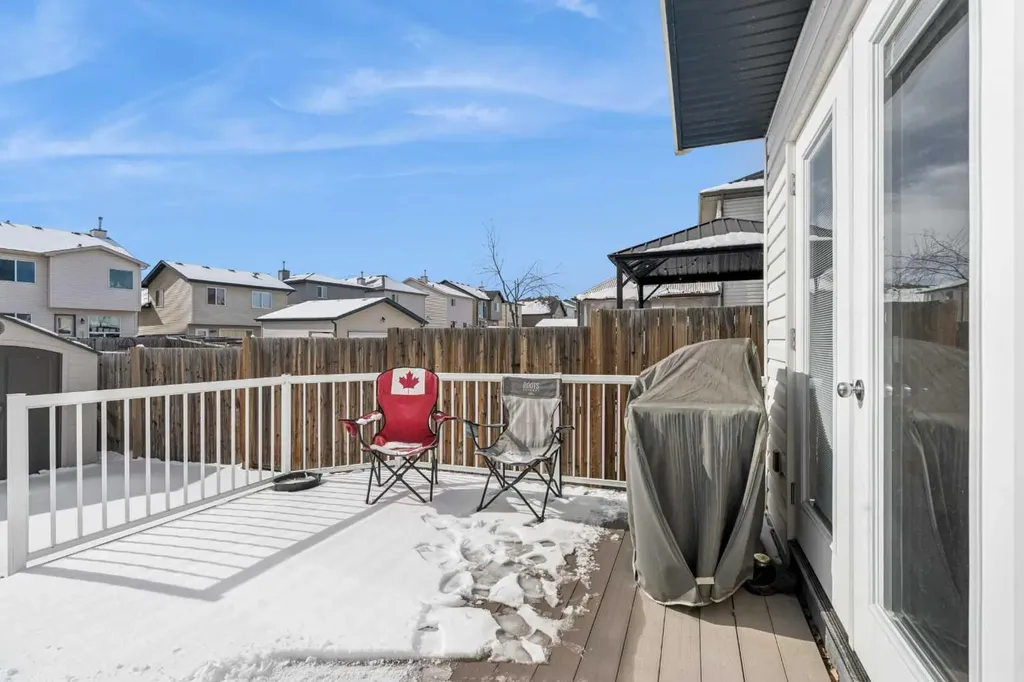 85 Silverado Range View SW Calgary AB T2X 0E1