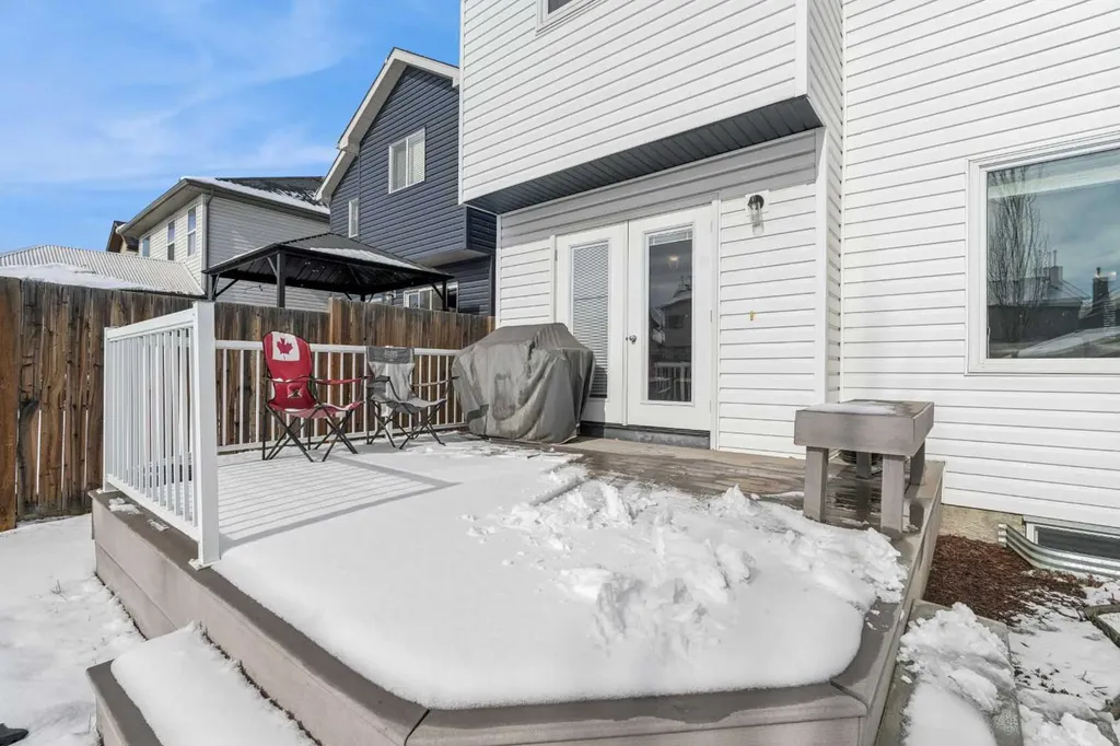 85 Silverado Range View SW Calgary AB T2X 0E1