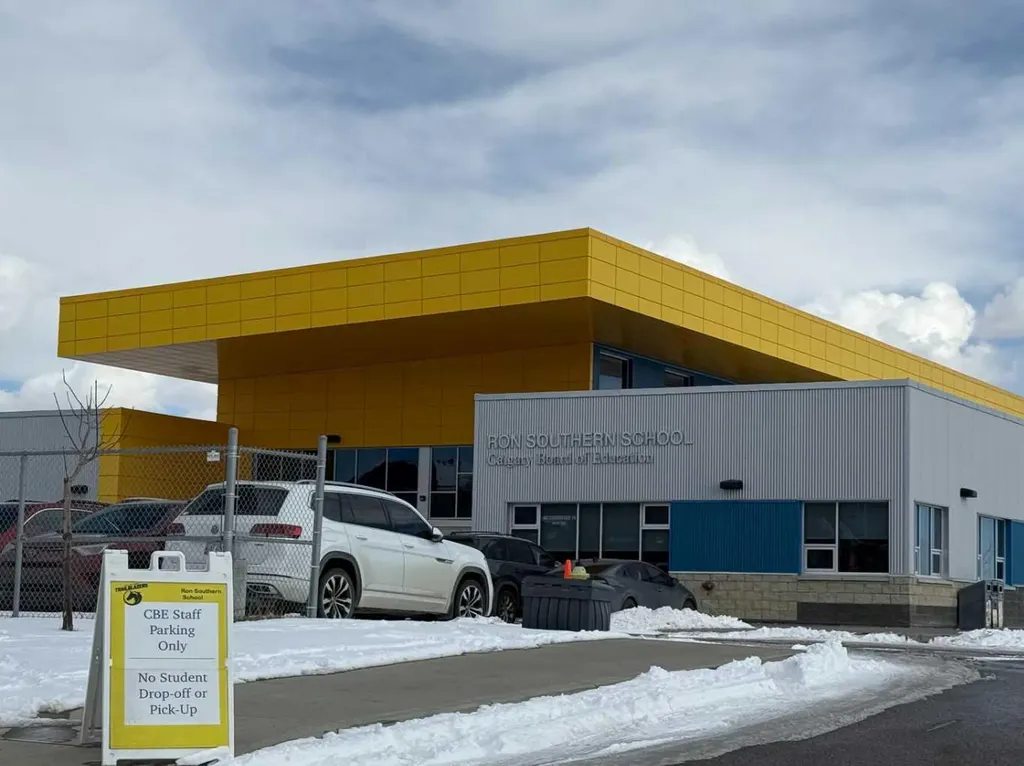 85 Silverado Range View SW Calgary AB T2X 0E1