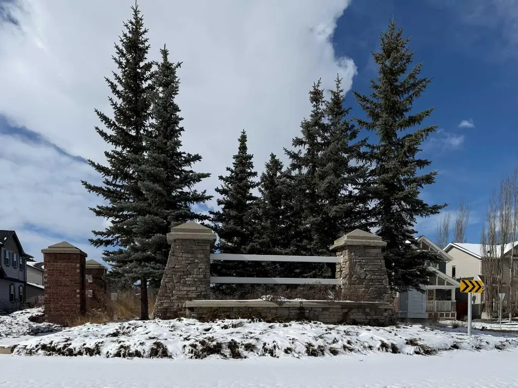 85 Silverado Range View SW Calgary AB T2X 0E1