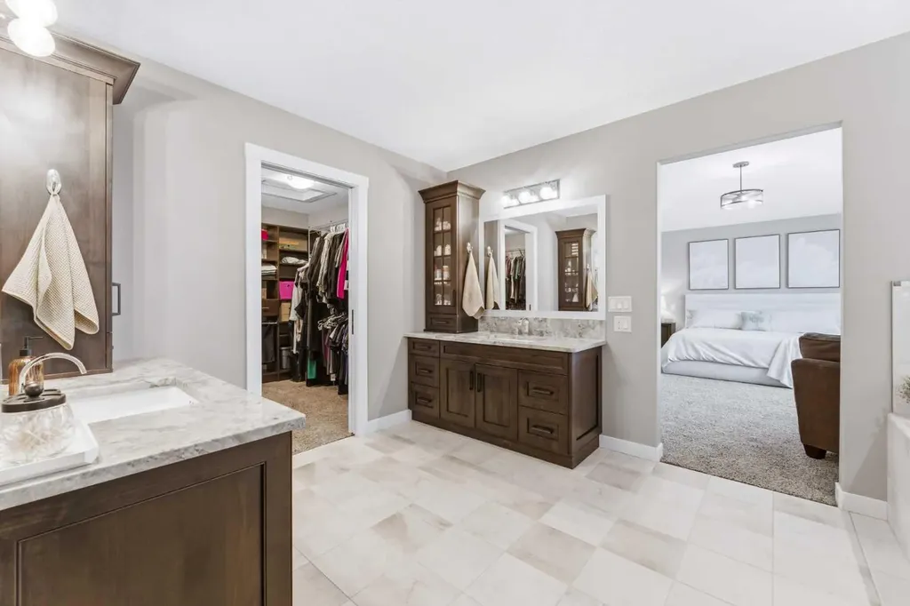 187 Cranarch Circle SE Calgary AB T3M0S4