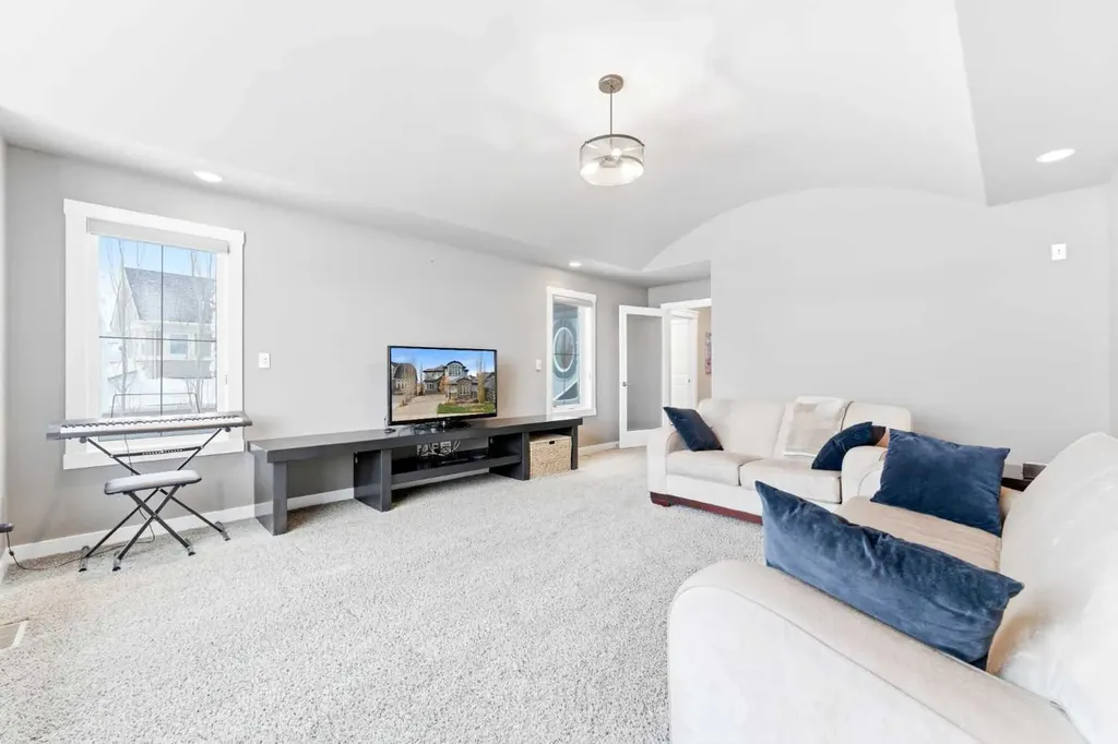 187 Cranarch Circle SE Calgary AB T3M0S4