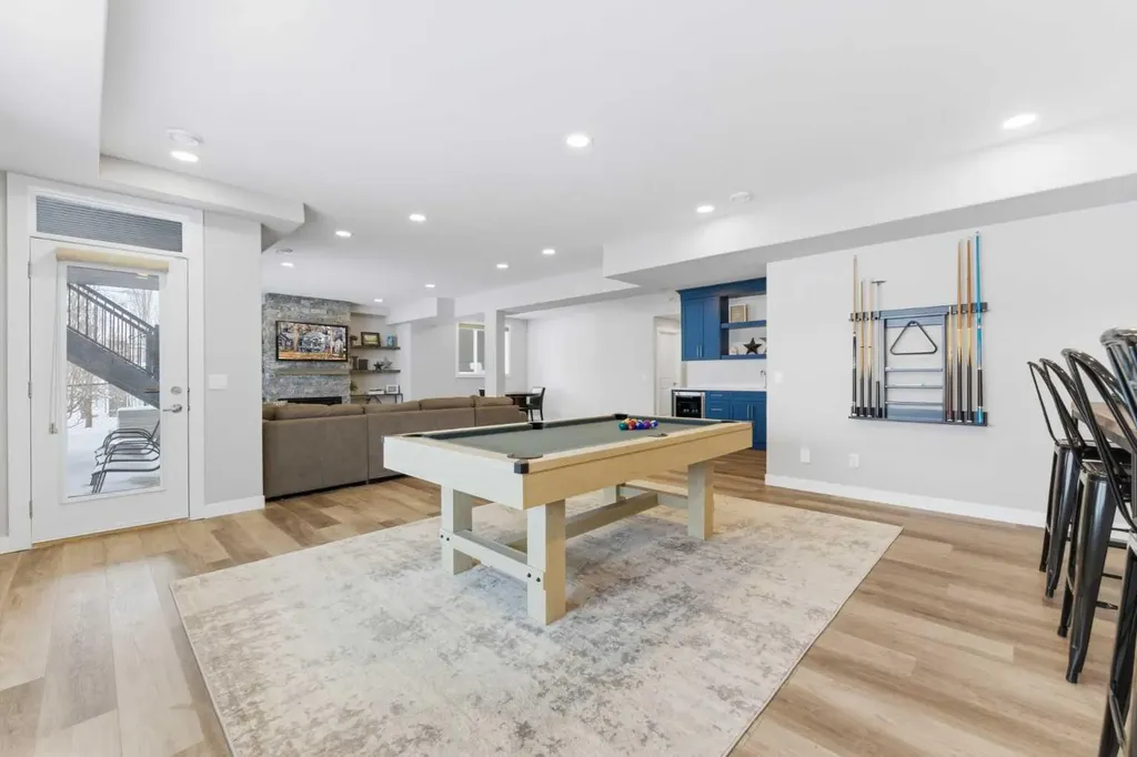 187 Cranarch Circle SE Calgary AB T3M0S4