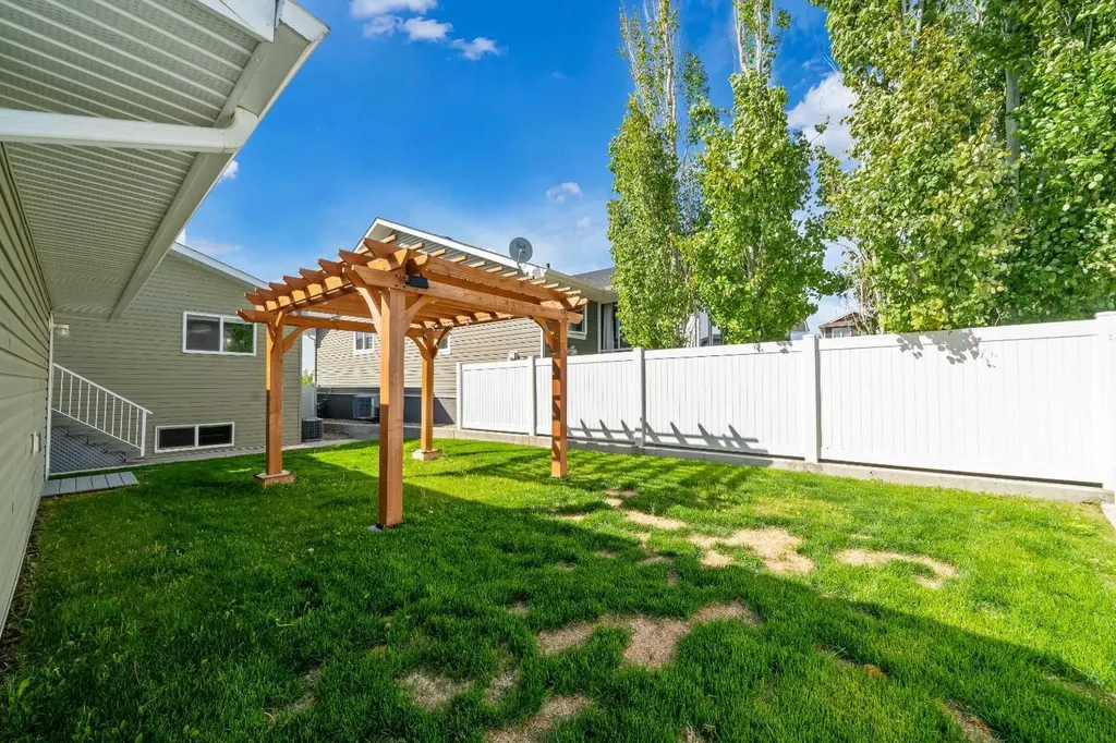 181 Somerside Road SE Medicine Hat AB T1B 0N5