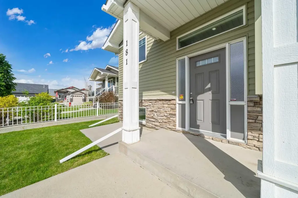 181 Somerside Road SE Medicine Hat AB T1B 0N5