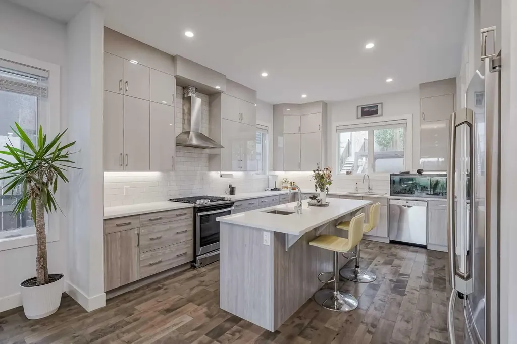 701 13a Street NE Calgary AB T2E 4S4