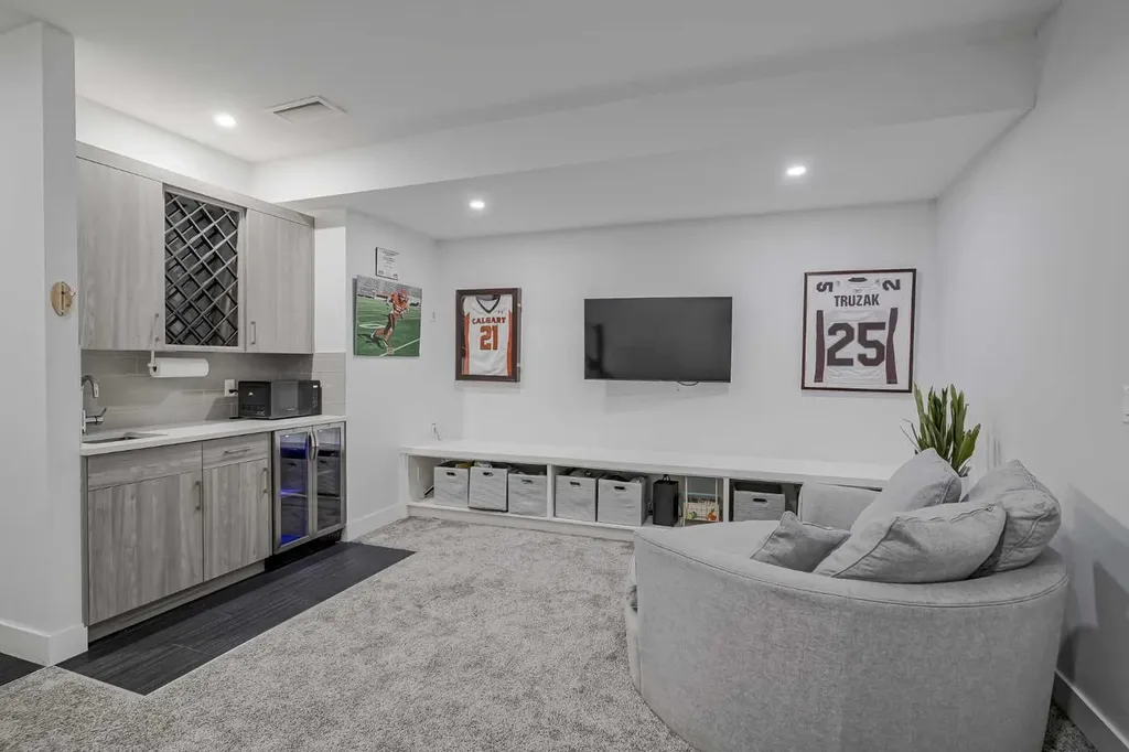701 13a Street NE Calgary AB T2E 4S4