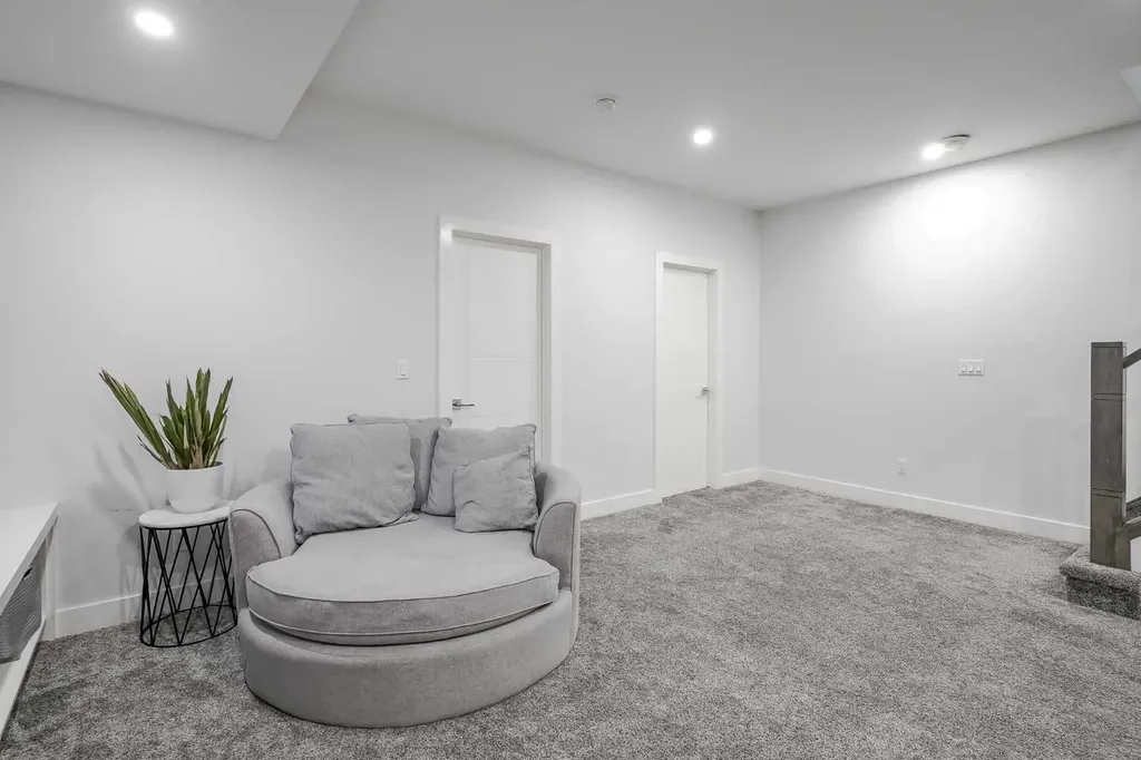 701 13a Street NE Calgary AB T2E 4S4