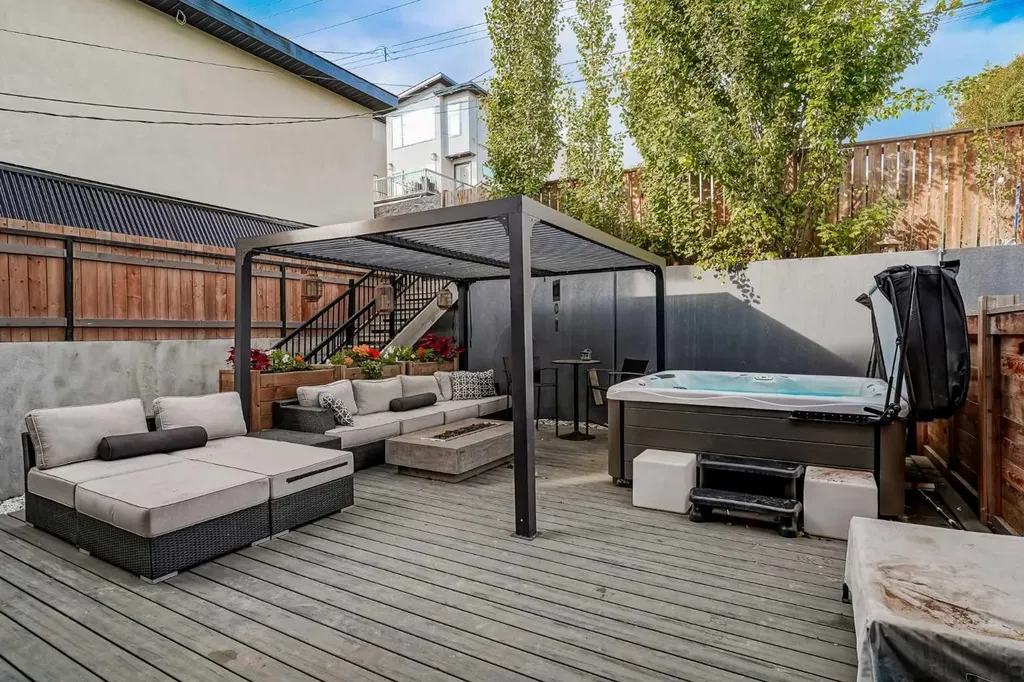 701 13a Street NE Calgary AB T2E 4S4