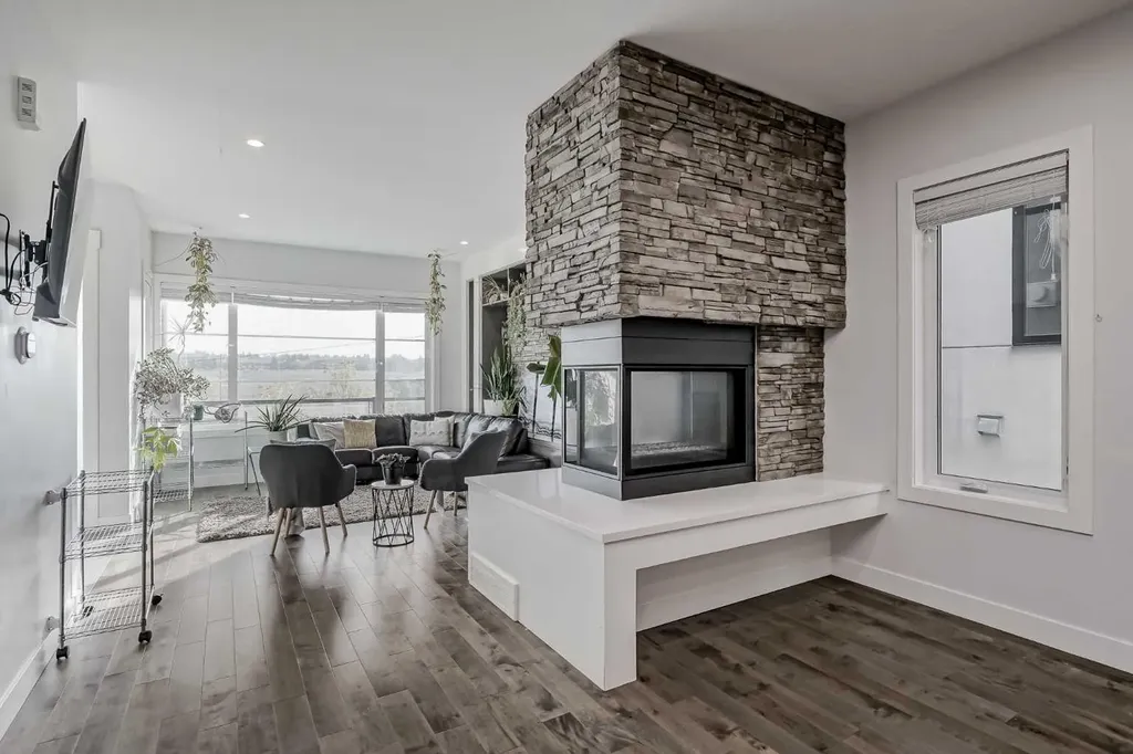 701 13a Street NE Calgary AB T2E 4S4