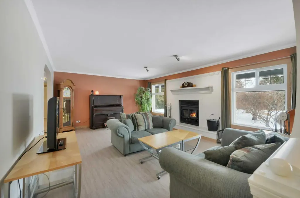27137 Highway 42 Rural Red Deer County AB T0M 1R0