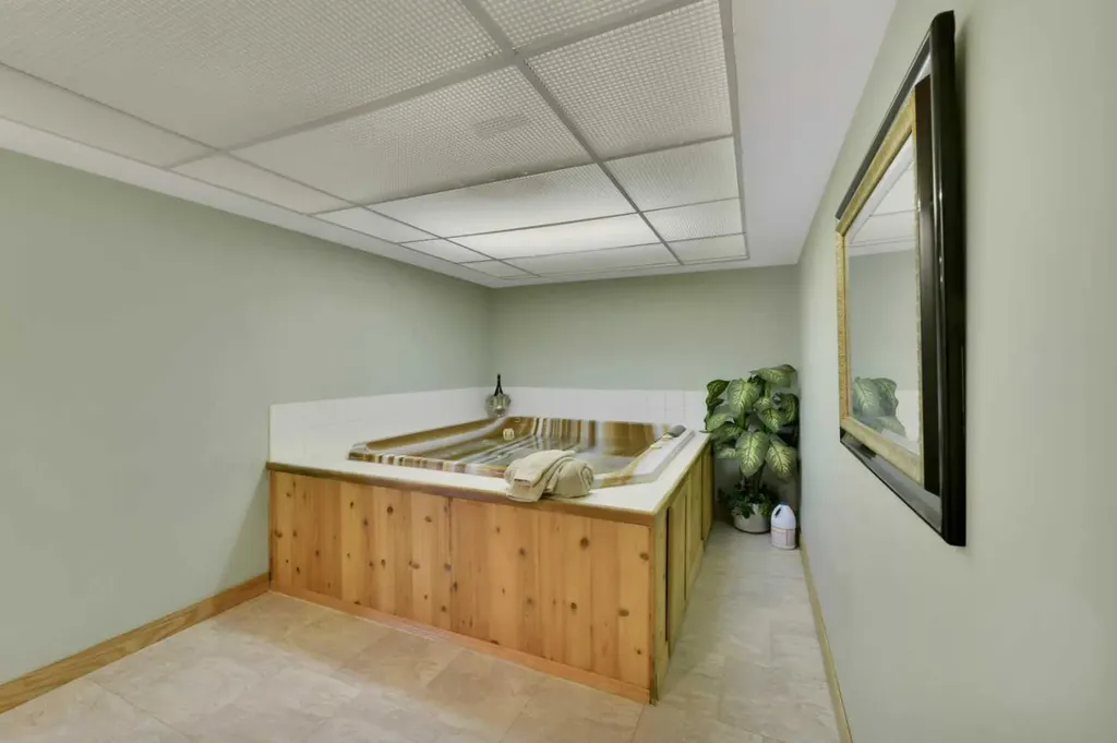 27137 Highway 42 Rural Red Deer County AB T0M 1R0