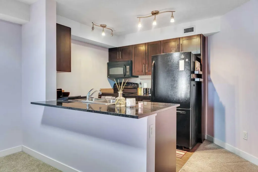 7210 80 Avenue NE Calgary AB T3J 0n7