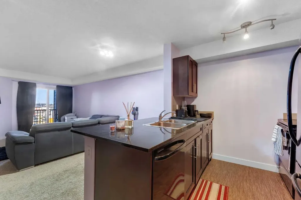 7210 80 Avenue NE Calgary AB T3J 0n7